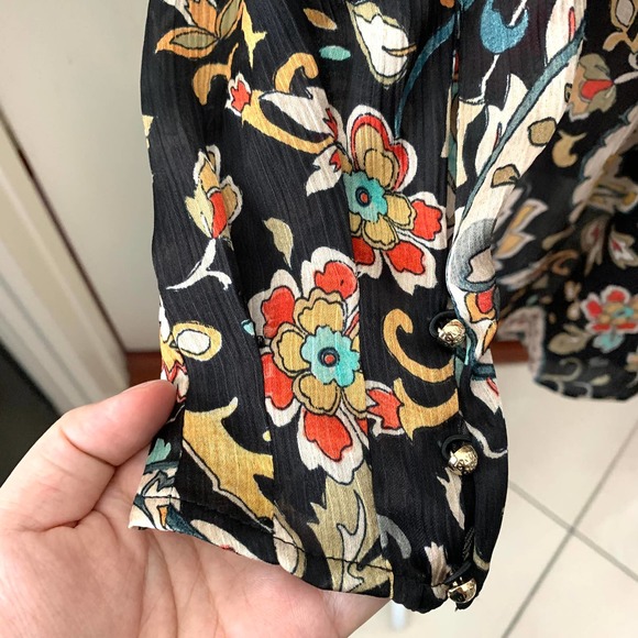 Zara Paisley Floral Printed Short V-neck Dress in Black - Picture 10 of 15